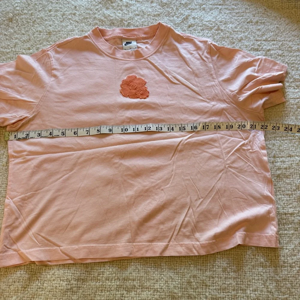 Peach Nike Cropped Mama Tee xs/s